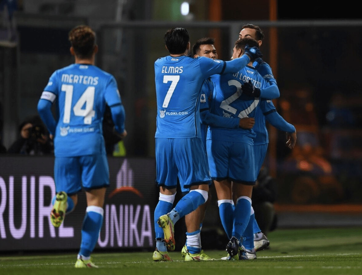 关于纽约尼克斯训练开放日，今夜远射贴柱引欢呼，意甲在即，球队文化再被提及的信息